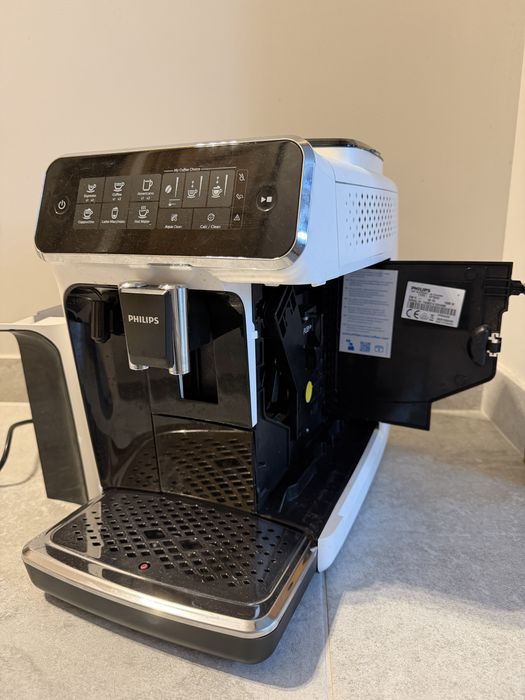 Ekspres Phillips LatteGo 3200 EP3243