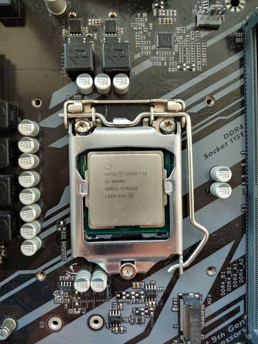 Intel core i5-9600k + Gigabyte Z390 D + 2х8Gb DDR4 3200MHz