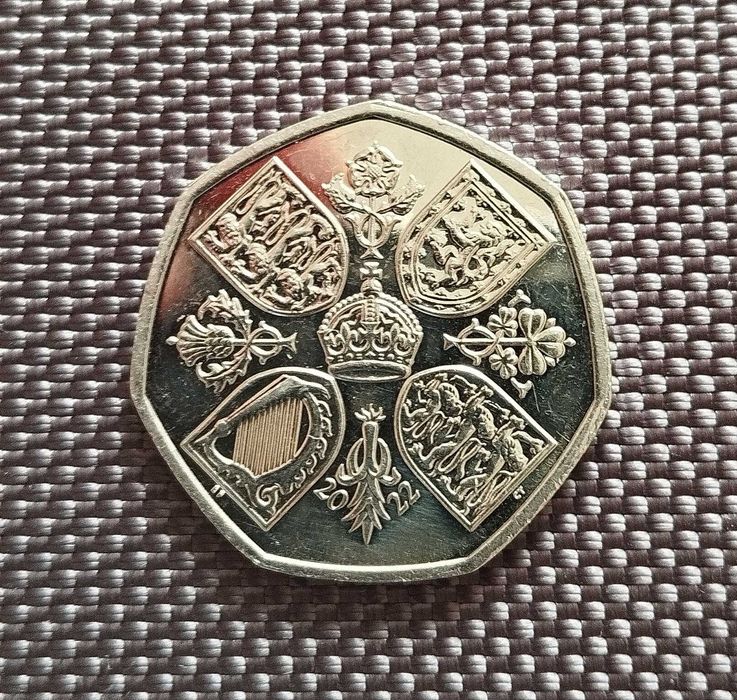 Первая монета с изображением Карла III: 400 грн. - Колекціонування ...