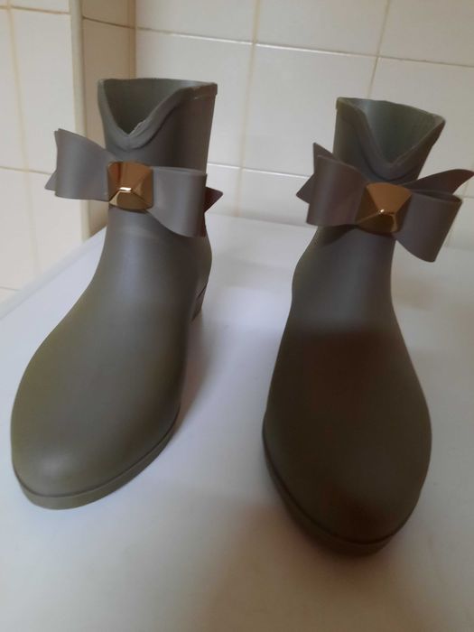 Bota tipo galocha baixa