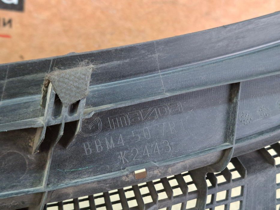 Mazda 3 BL 2009-2013 Жабо пластик под лобовое стекло BBM4-507R1