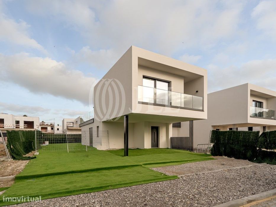 Moradia T3 com piscina, na Herdade do Meio, Setúbal