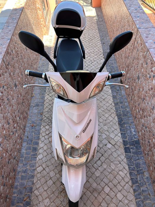 Scooter Elétrica Seventeen (60V) – Bom estado – Não Precisa de Carta!