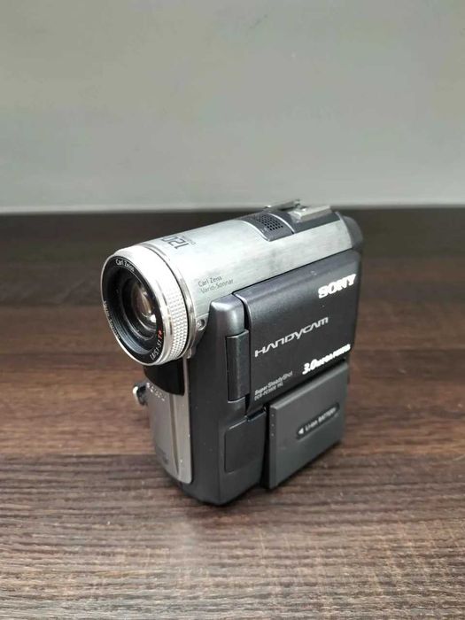 Sony handycam DSR-PC350E na części włącza się