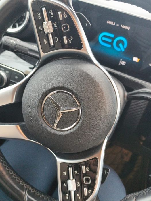 Mercedes A250e amg como NOVO