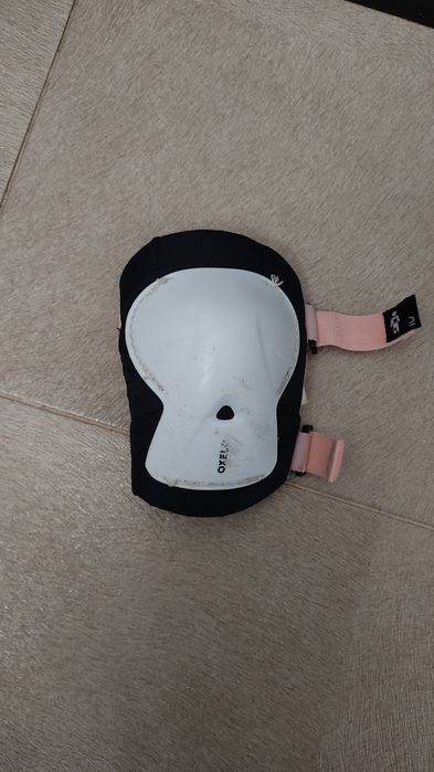 Capacete, joelheiras e cotoveleiras Oxelo
Capacete para Patins/Skate/T