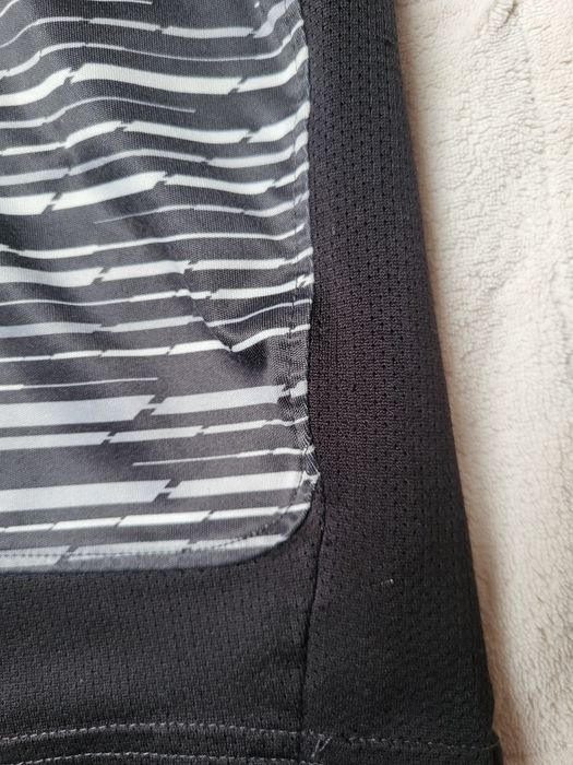 Komplet sportowy chłopięcy dla 7 latka marki Nike