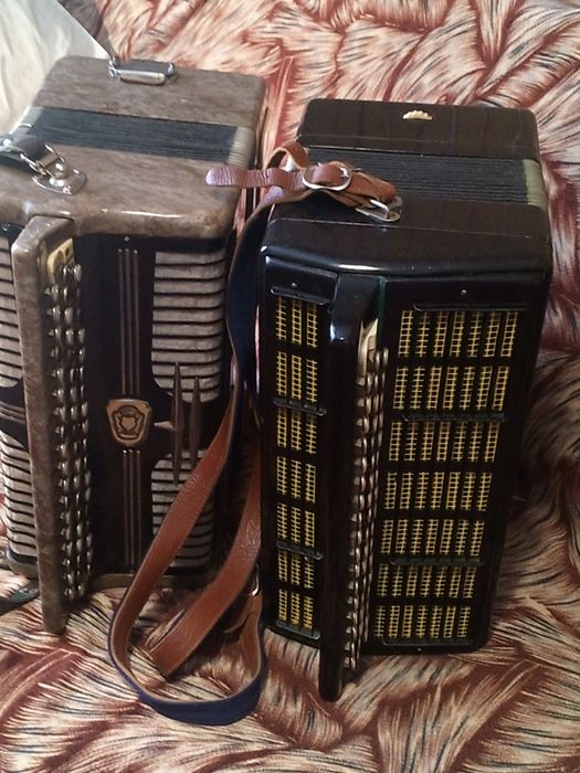 Продам баяни в хорошому стані.