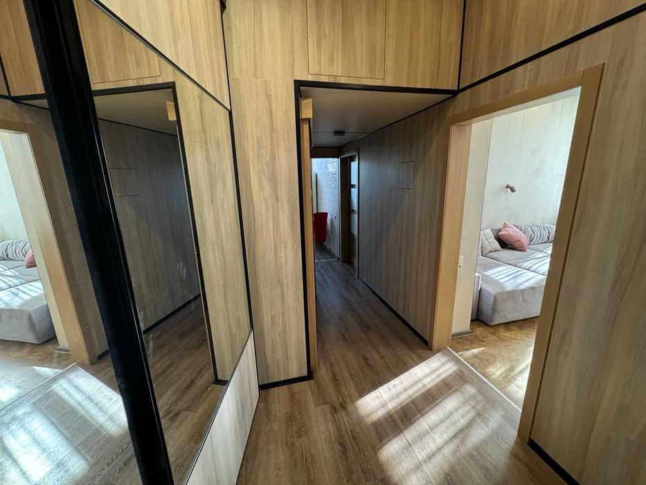 Двокімнатна квартира в Центрі з ремонтом та індивідуальним опаленням