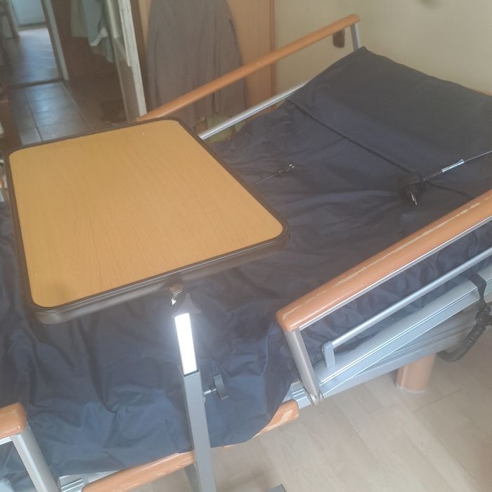 Łóżko rehabilitacyjne + stolik gratis