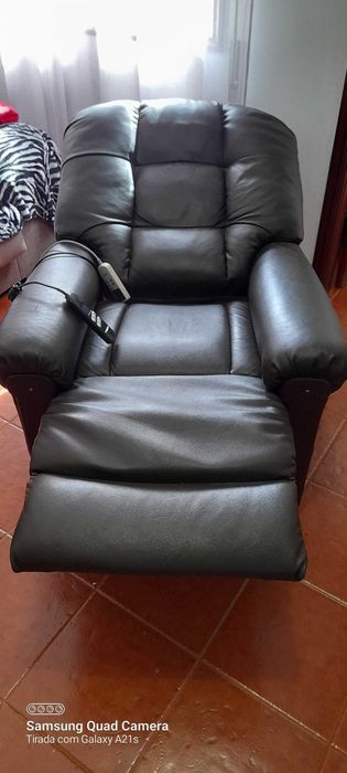 Cadeirão Elevatório, elétrico e de massagem
