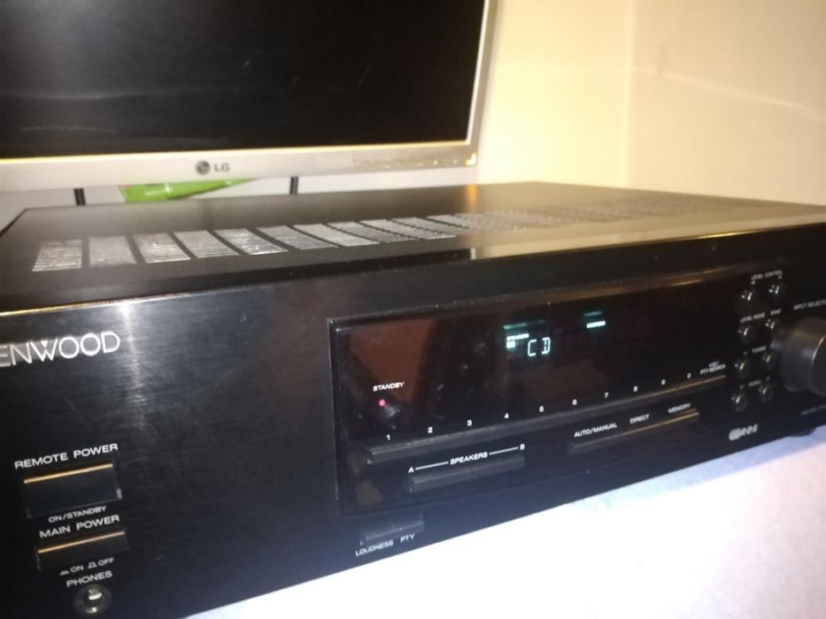 Amplificador Kenwood com radio RDS