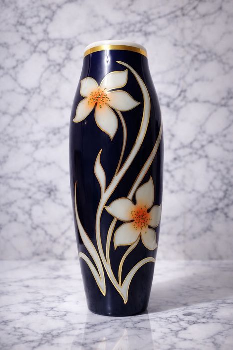 Granatowy wazon porcelanowy PRL Porcelana Bogucice ręcznie malowany