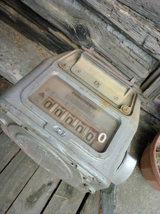 Dystrybutor paliwa licznik loftt