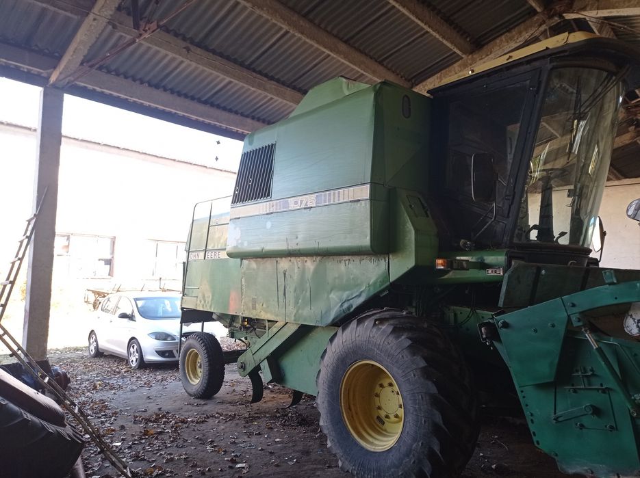 Комбайн John Deere 1075