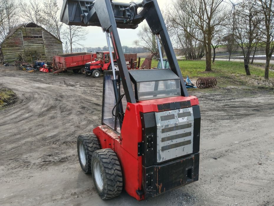 Bobcat miniładowarka Massey Ferguson Mustang Case Weidemann  MF