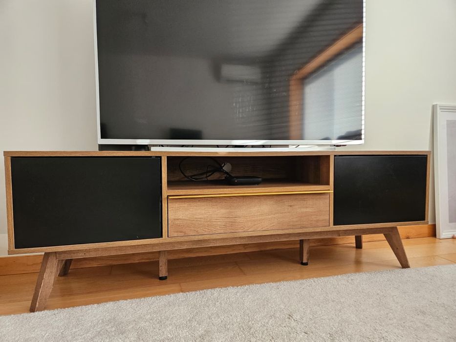 Movel TV  efeito madeira 150cm