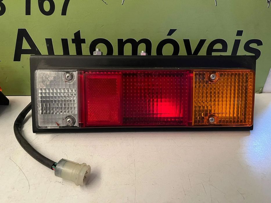 Mitsubishi Canter L200 - FAROLIM DIREITO ESQUERDO - FT524