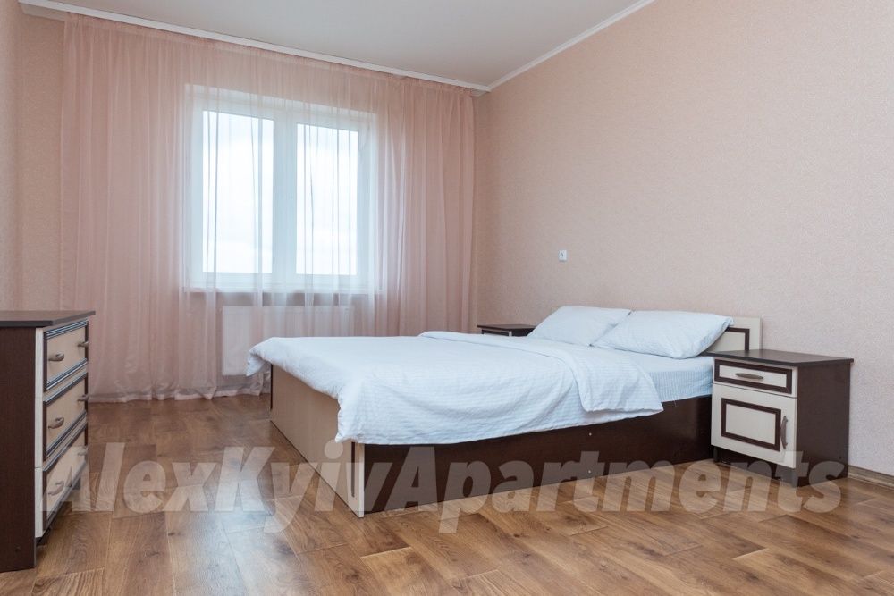 Подобово. 2х кімнатна,квартира на ВДНГ,Генератор!Метро Іподром,Теремки