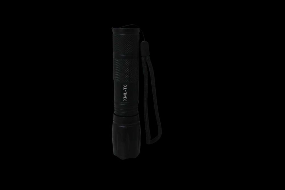 Latarka Taktyczna XML-T6 (Nowa)