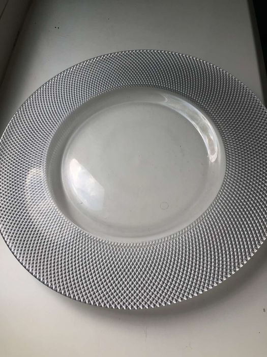 Підтарільники скляні на святковий стіл, декор