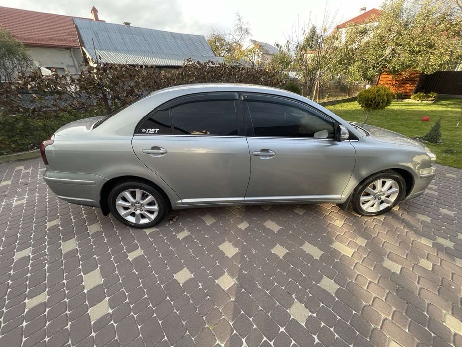 Toyota Avensis 2008рік