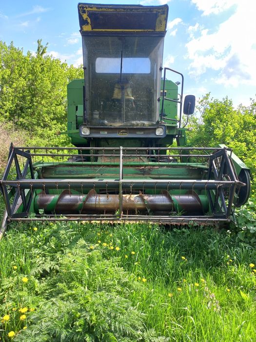 Комбайн John Deere 1042