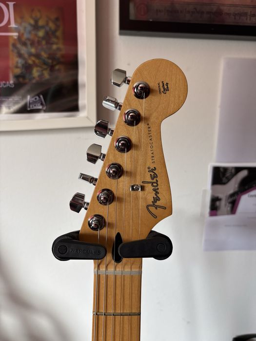 Fender Stratocaster Player II com upgrades