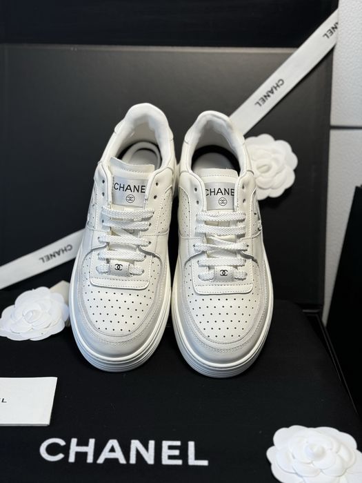 Sneakersy Chanel White Leather