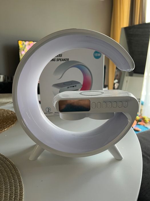 Настільна лампа з колонкою та безпровідною зарядкою  G11