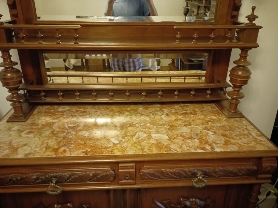 Mobília de sala de jantar estilo Henrique II