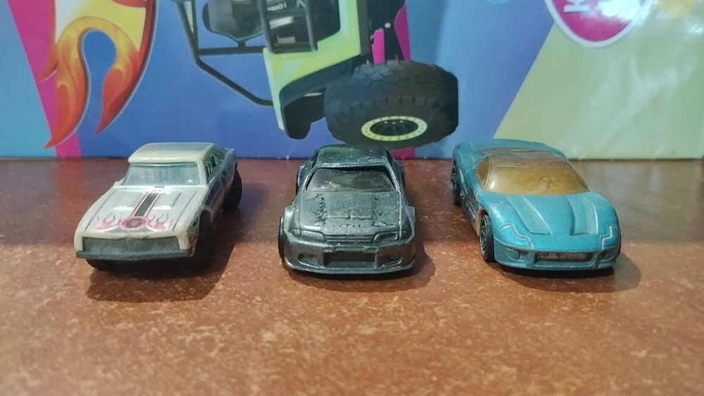 Лот оригінальних машинок Kinsmart та Hot Wheels (7 штук, продажа тільки разом)