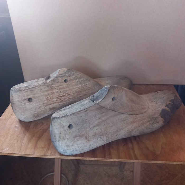 Forma de sapateiro em madeira