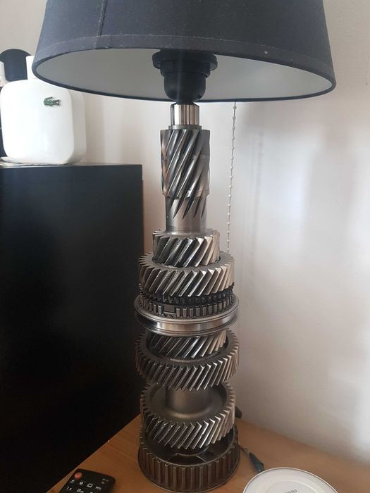 Lampka nocna do sypialni orginalny dizajn