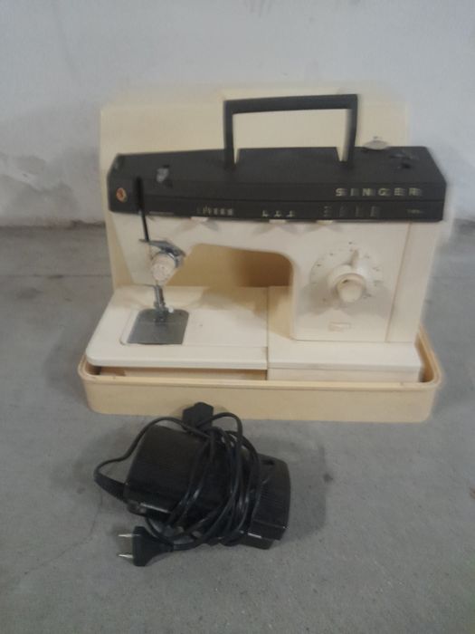 Máquina de costura Singer