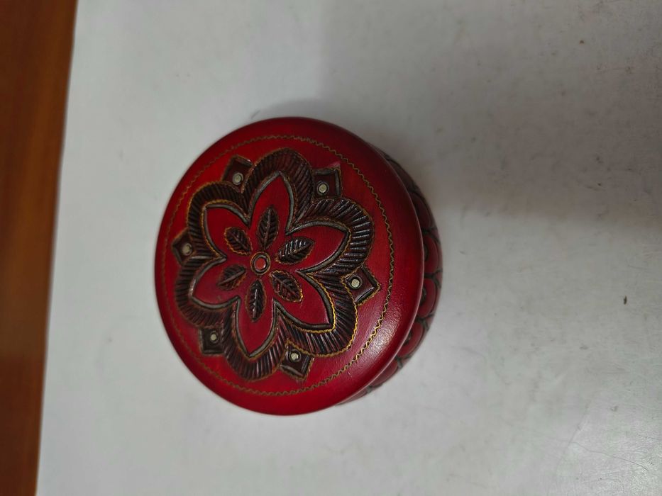 Szkatułka drewniana ciemno czerwona