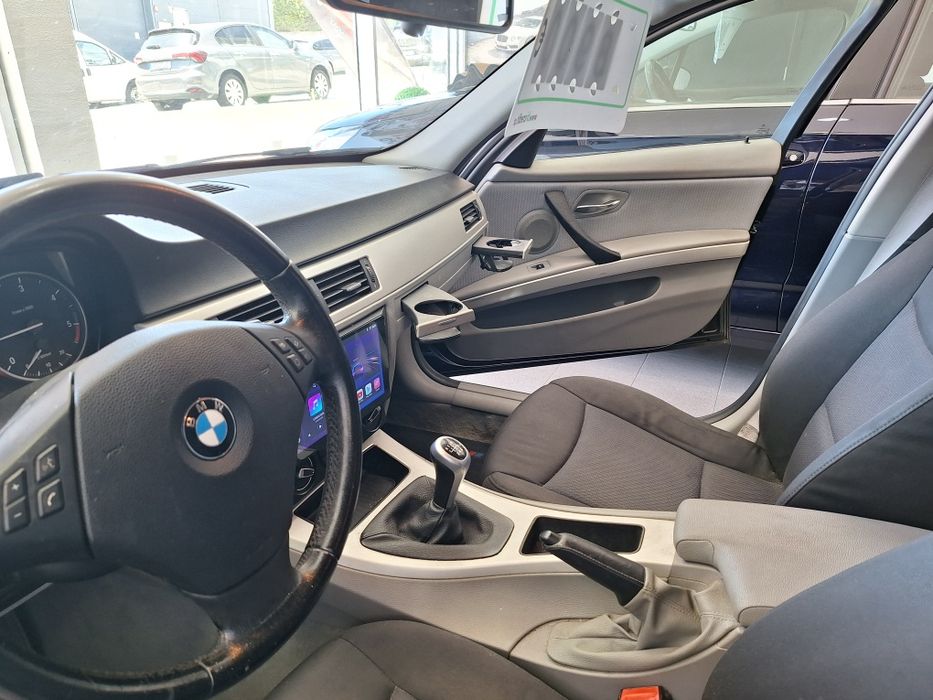 Bmw 318d 2011 c/ garantia e financiamento