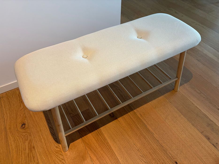 Banco de entrada, para calçar, em bom estado