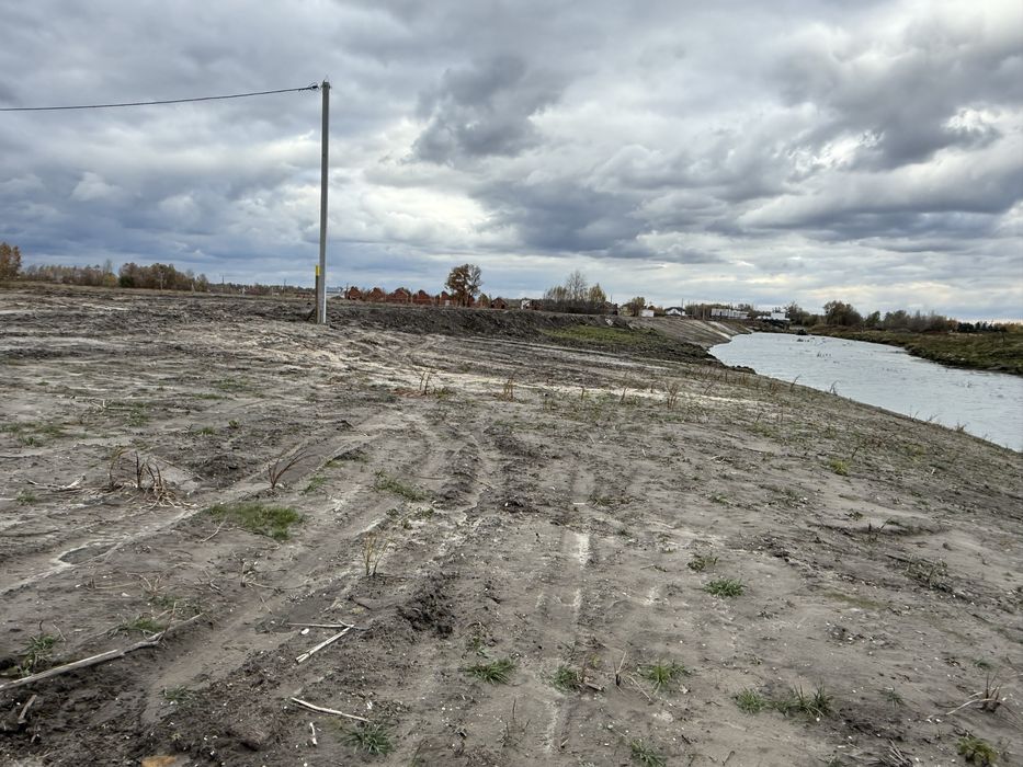 Зазимя,ділянка 6,6сот. біля р.Десна, асфальт, комунікації