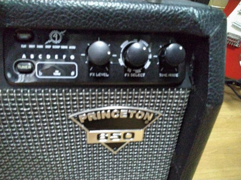 Fender Princeton 650, 65watts, bom estado