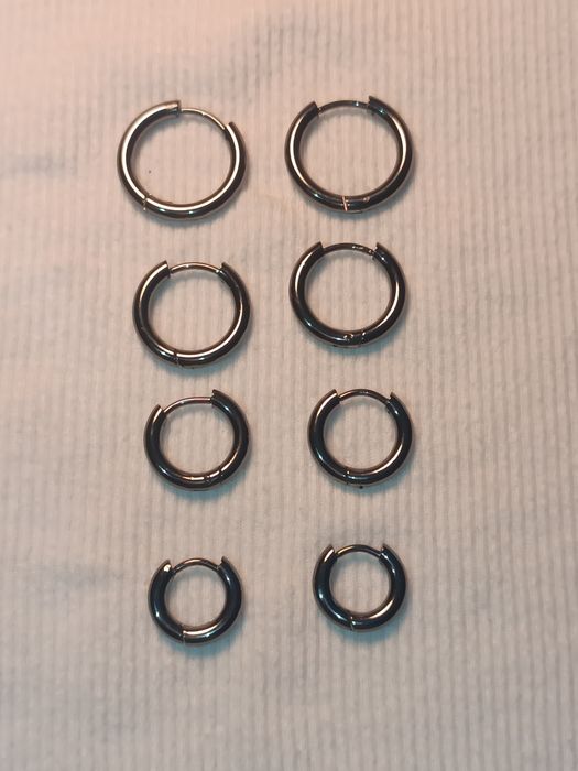 Czarne kolczyki Shein 8 szt