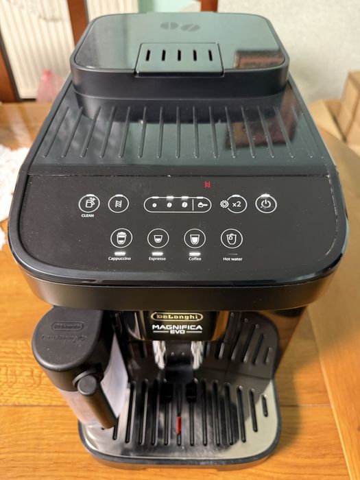 Кавомашина DeLonghi Magnifica Evo