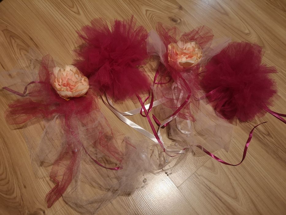 Kwiaty na barierkę lub auto oraz pompony