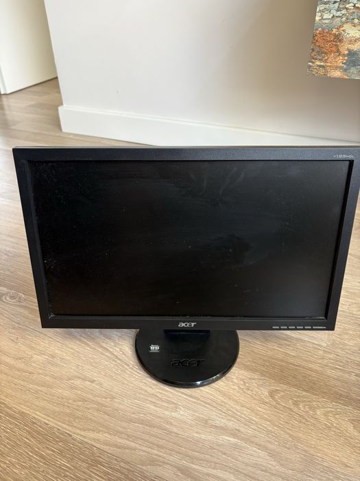 Monitor Acer z przejsciówką