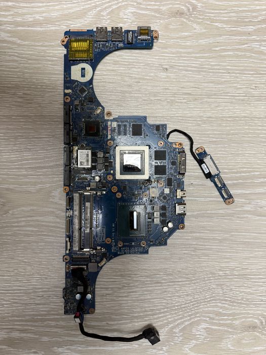Материнская плата Dell Alienware 15 (La-b753p) под ремонт