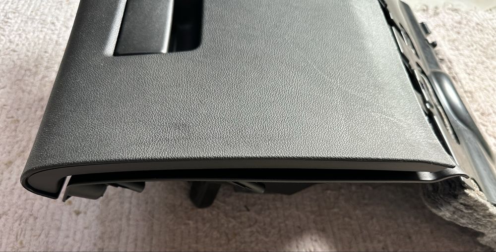 Porta-luvas Opel Astra J de 2009 a 2016