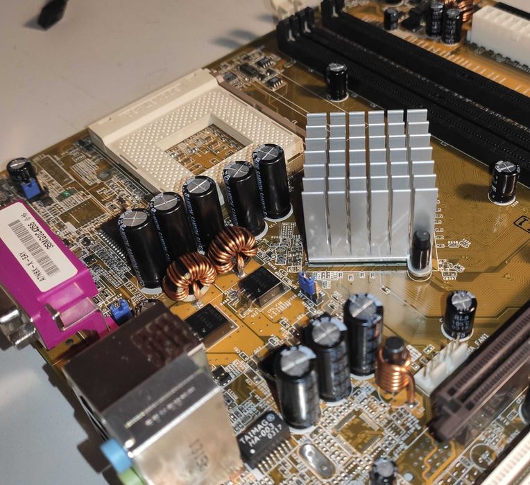 Asus A7N8X-X Motherboard, Socket A (462), AMD Athlon XP, nVidia nForce 2 Chipset64740901561857122