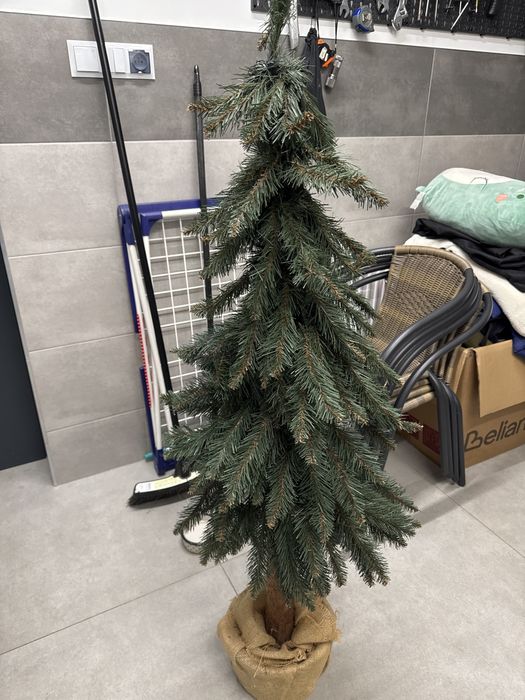 Sztuczna choinka na pniu