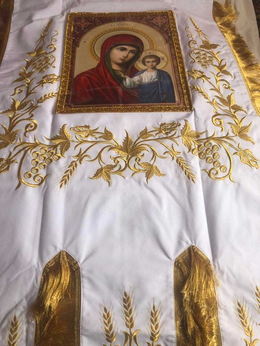 Хоругви церковні білого кольору