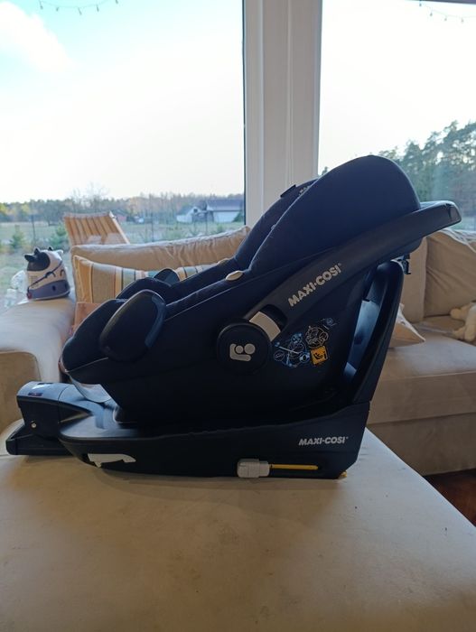 Maxi Cosi i-Size baza plus fotelik